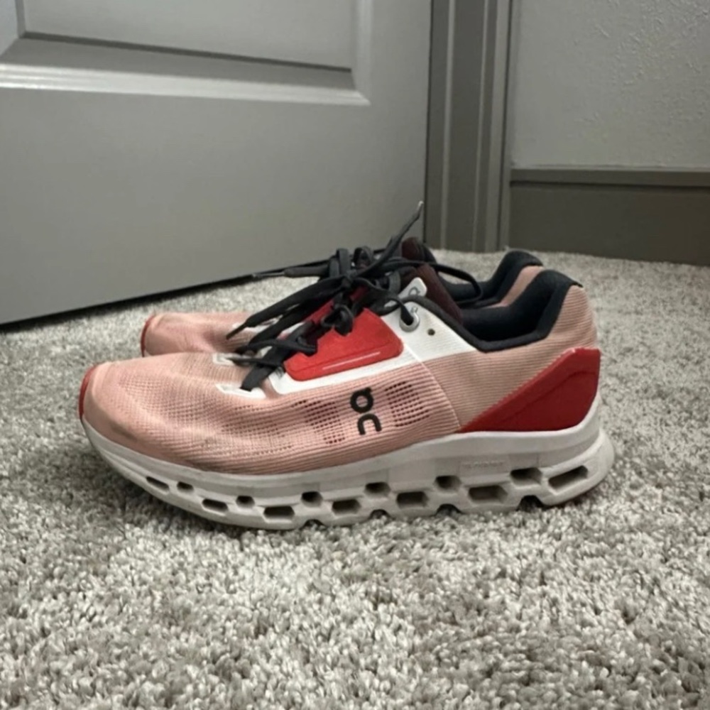 on cloud stratus womens size 9 shoes